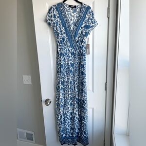 NWT French Doors Ivory and Blue Floral Print Wrap Maxi Dress Medium